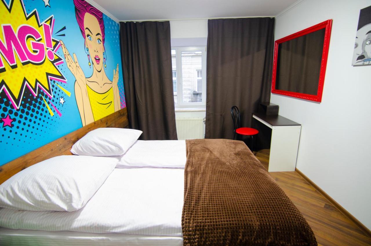 Pop Art Hostel Rynok Sq Lviv Exteriör bild