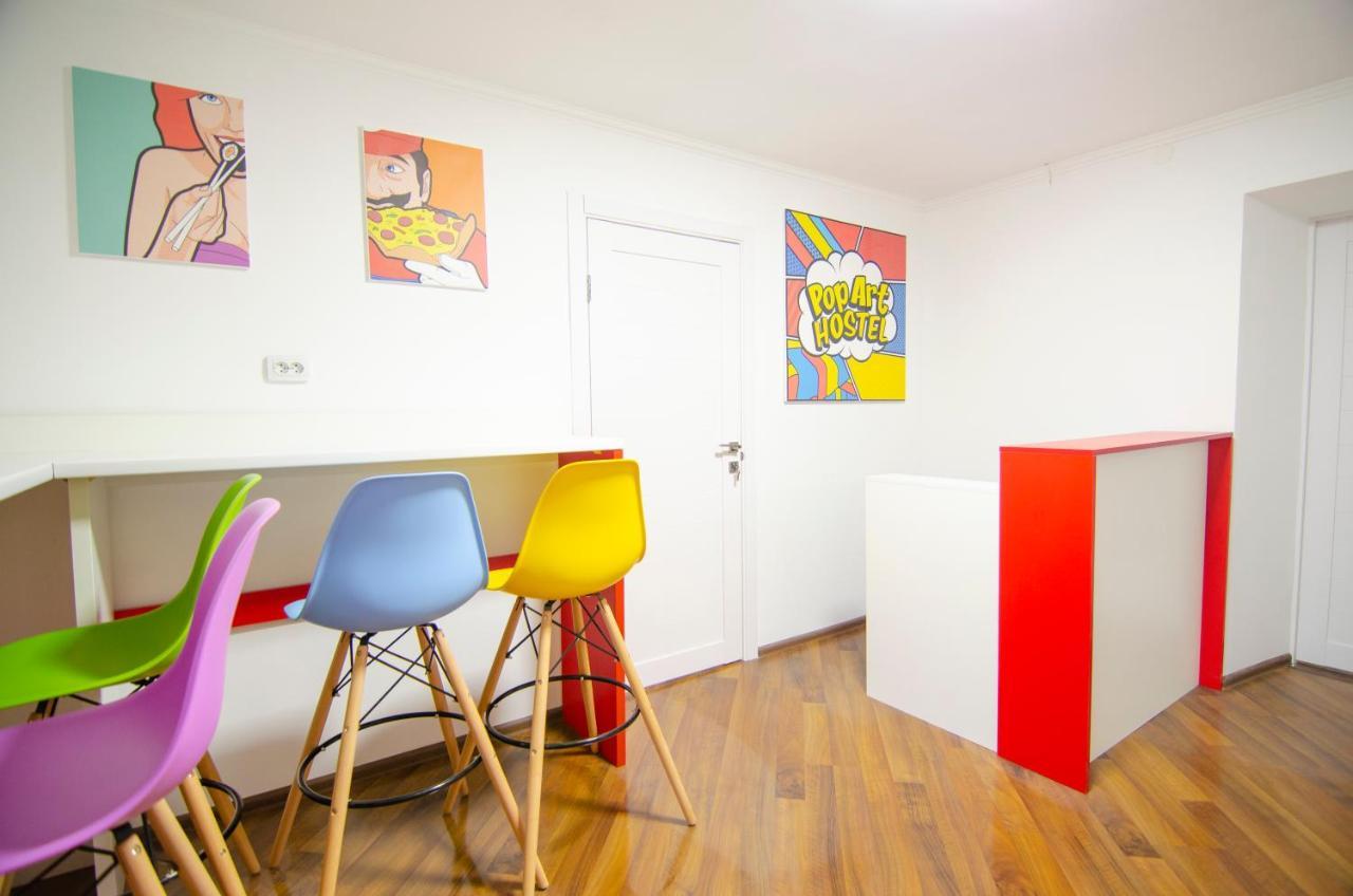 Pop Art Hostel Rynok Sq Lviv Exteriör bild